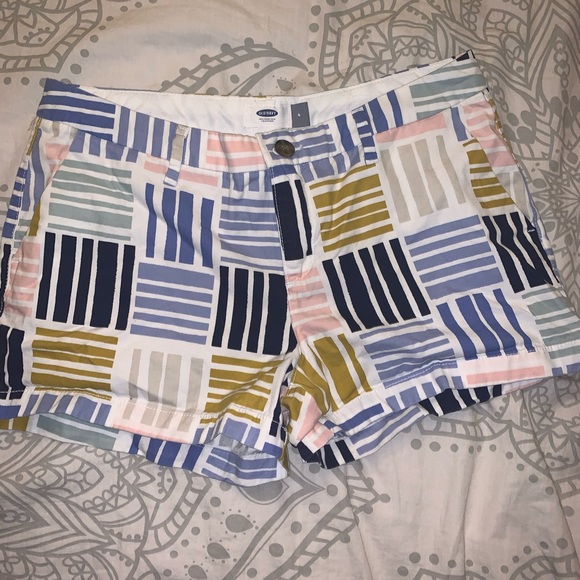 Patterned Shorts - Picture 2 of 4